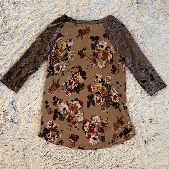 3/4 Sleeve Top - Picture 2 of 2